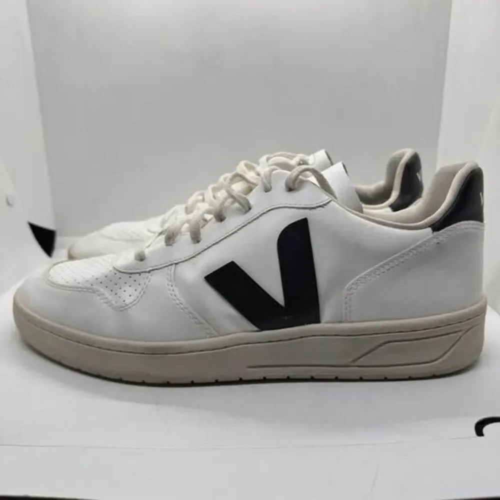 Veja V10 Mens 12.5 White Black Leather Sneakers shoes